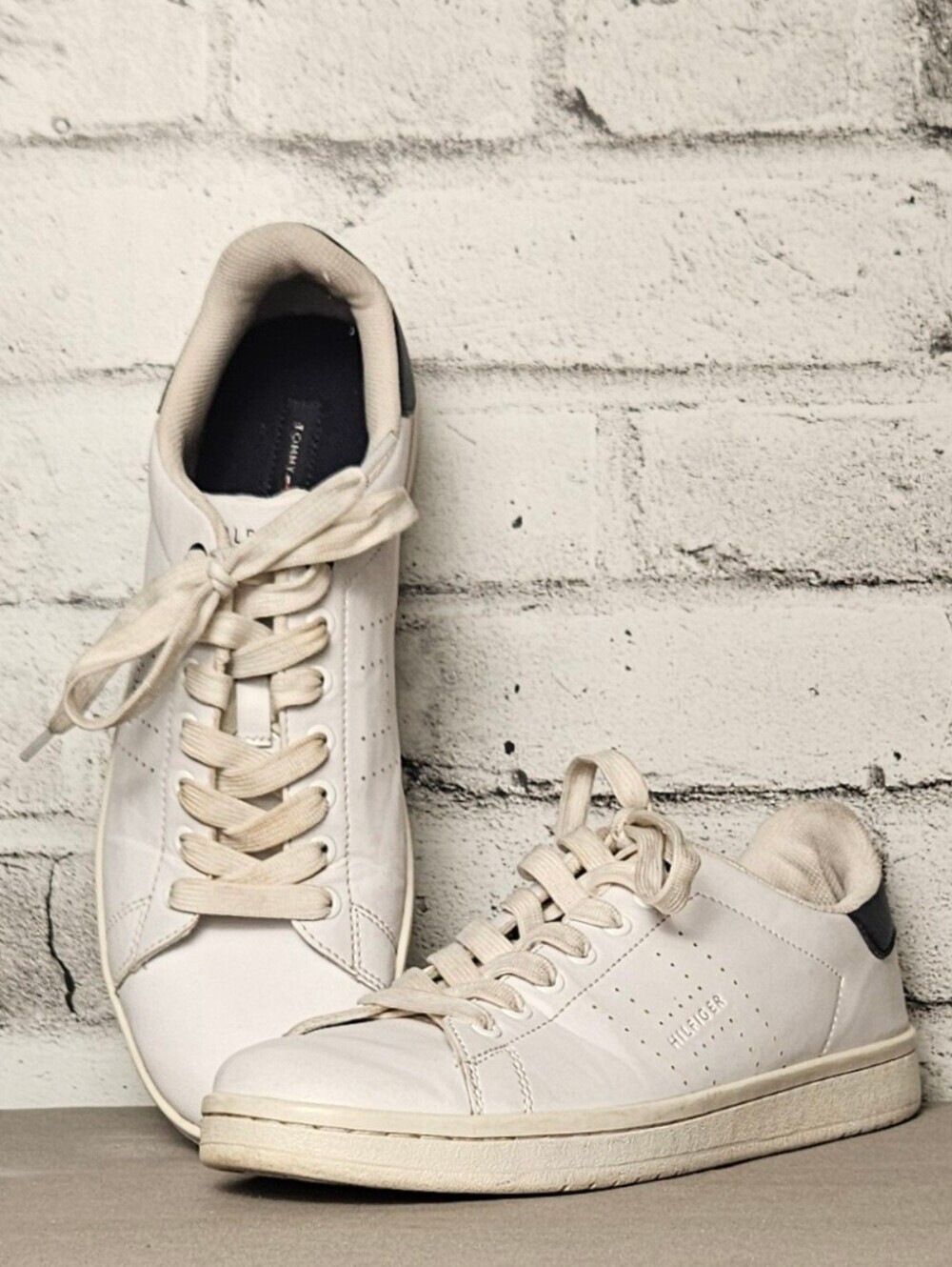 Tommy Hilfiger White Low Top Sneakers Men’s Size 10 Casual Shoes